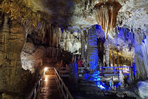 Hang Lùng Khúy - Trekking hang động ~1km, thạch nhũ đẹp Hang Lùng Khúy - Trekking hang động ~1km, thạch nhũ đẹp