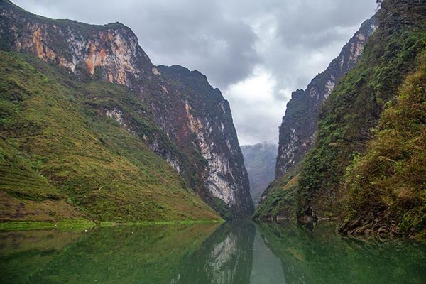 Hẻm Tu Sản (Sông Nho Quế) - Thuyền kayak, chèo SUP, khám phá địa chất Hẻm Tu Sản (Sông Nho Quế) - Thuyền kayak, chèo SUP, khám phá địa chất