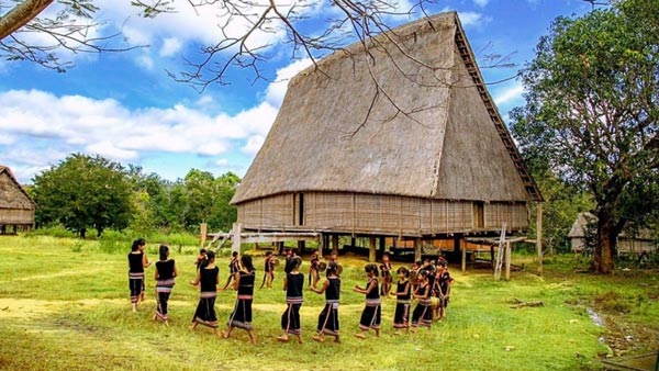 Làng Nam Đầm - Nhà sàn truyền thống, bản Tày thân thiện Làng Nam Đầm - Nhà sàn truyền thống, bản Tày thân thiện