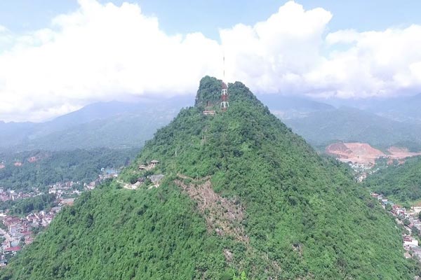 Núi Cấm Sơn - Leo núi nhẹ, view toàn cảnh thành phố Núi Cấm Sơn - Leo núi nhẹ, view toàn cảnh thành phố