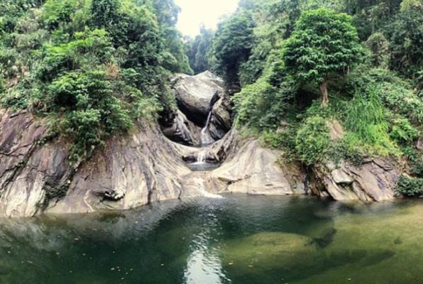 Thác số 6 – Điểm tắm suối và dã ngoại mát mẻ ở Hà Giang Thác số 6 – Điểm tắm suối và dã ngoại mát mẻ ở Hà Giang