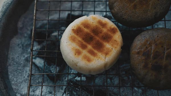 Bánh tam giác mạch – Đặc sản từ loài hoa đẹp nhất vùng đá Bánh tam giác mạch – Đặc sản từ loài hoa đẹp nhất vùng đá