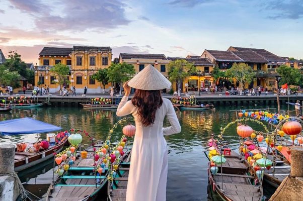Các tour du lịch mùa lễ hội nổi bật trong nước Tour Du Lịch Mùa Lễ Hội – Trải Nghiệm Văn Hoá Đặc Sắc
